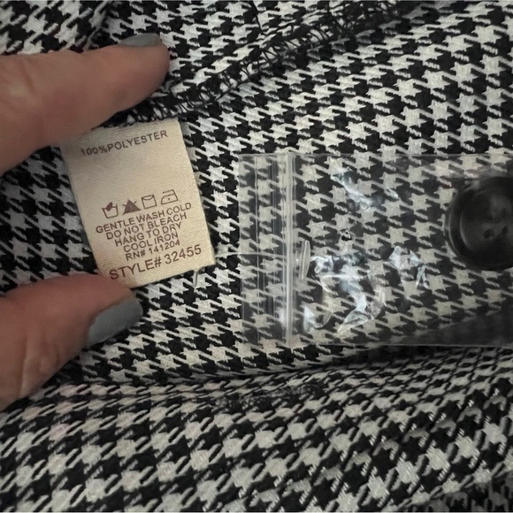 Fringe Houndstooth Shacket Black/White - Picture 9 of 9